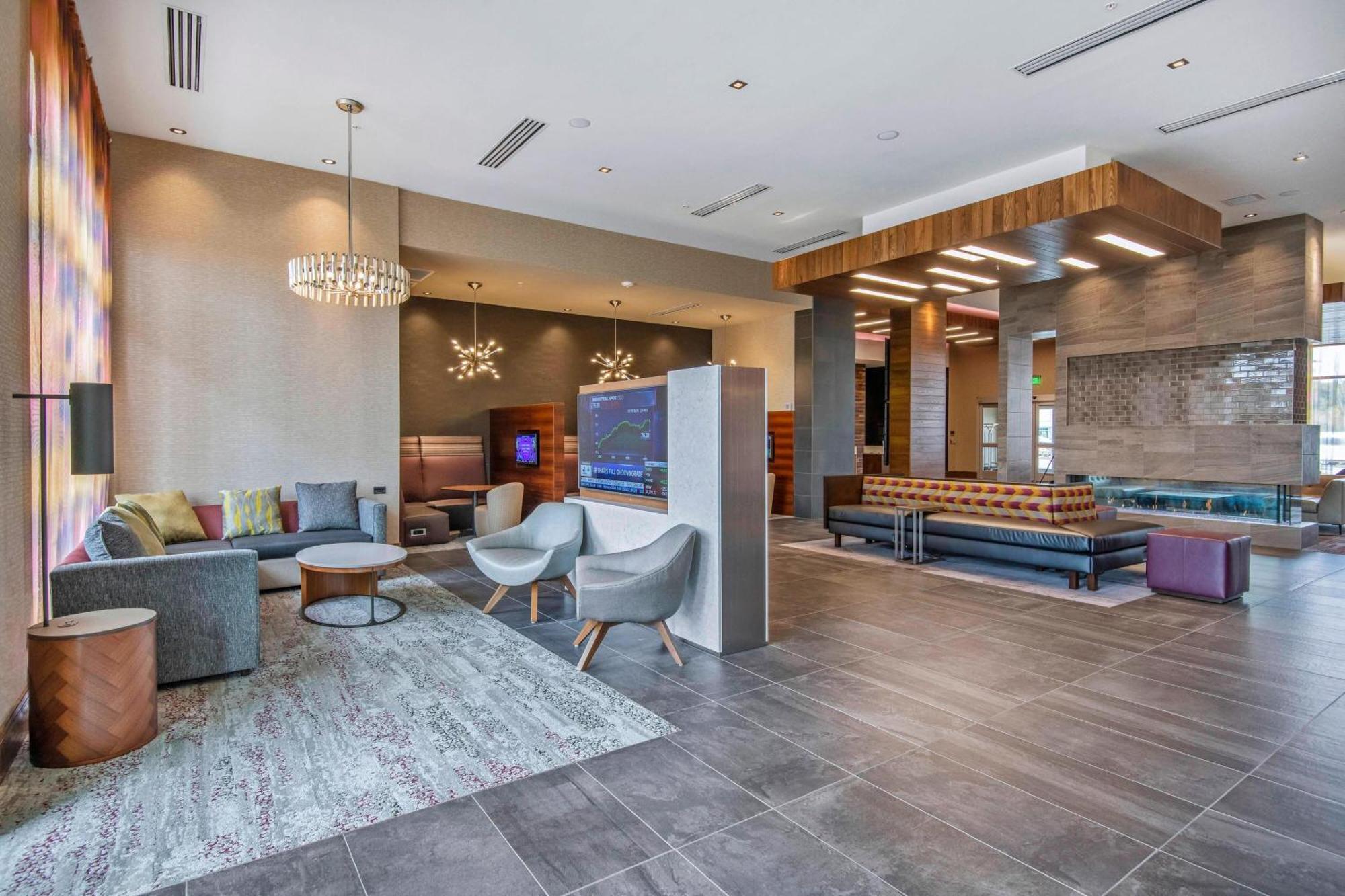 Courtyard By Marriott Raleigh Cary/Parkside Town Commons Hotel Exterior foto