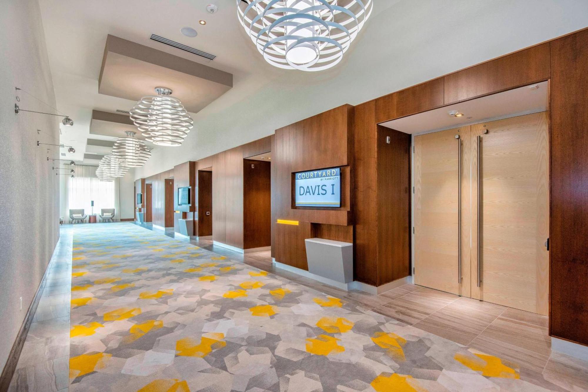 Courtyard By Marriott Raleigh Cary/Parkside Town Commons Hotel Exterior foto