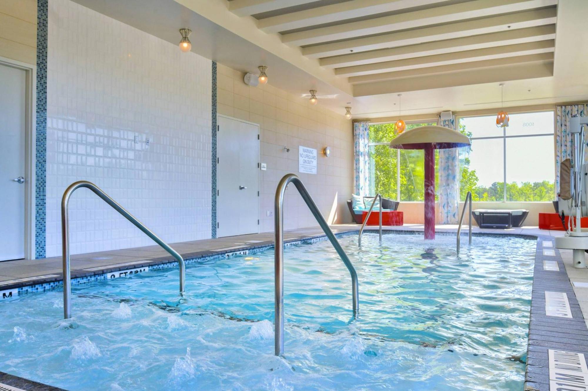 Courtyard By Marriott Raleigh Cary/Parkside Town Commons Hotel Exterior foto