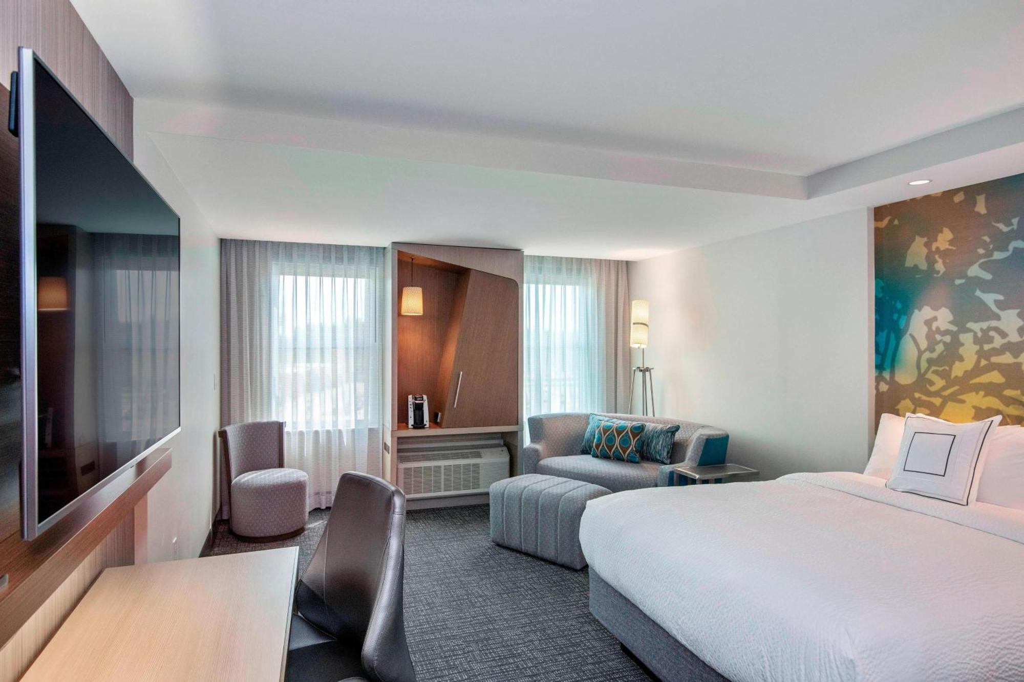 Courtyard By Marriott Raleigh Cary/Parkside Town Commons Hotel Exterior foto